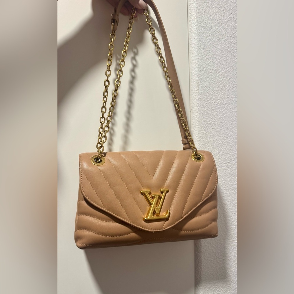 Louis Vuitton Beige New wave Bag with Gold Chain